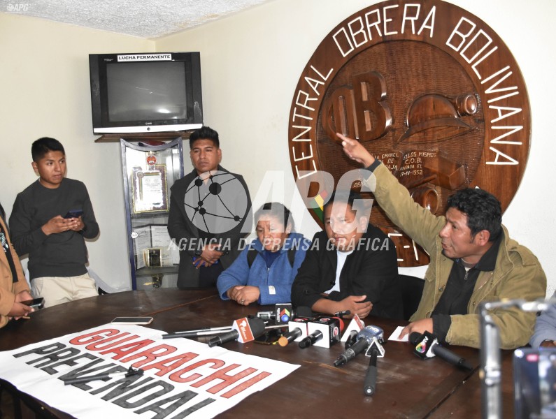 TOMA DE LA COB POR PARTE DE EVISTAS EN SEÑAL DE ADVERTENCIA