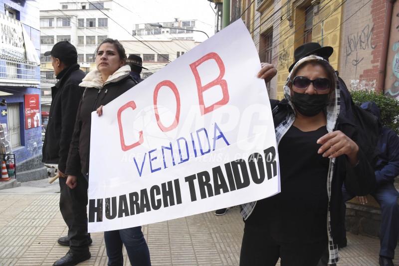 TOMA DE LA COB POR PARTE DE EVISTAS EN SEÑAL DE ADVERTENCIA