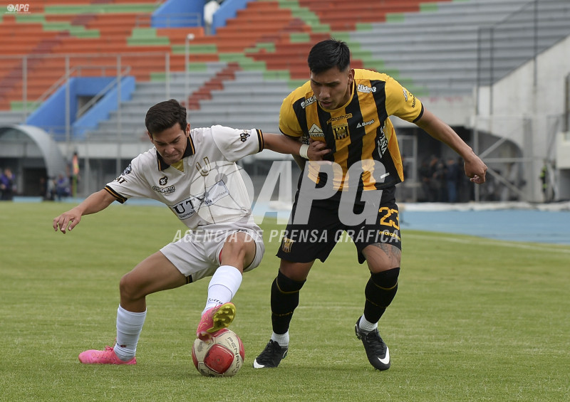 TORNEO CLAUSURA, FC UNIVERSITARIO VS THE STRONGEST