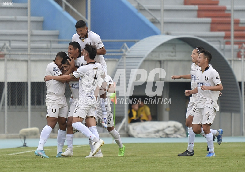 TORNEO CLAUSURA, FC UNIVERSITARIO VS THE STRONGEST
