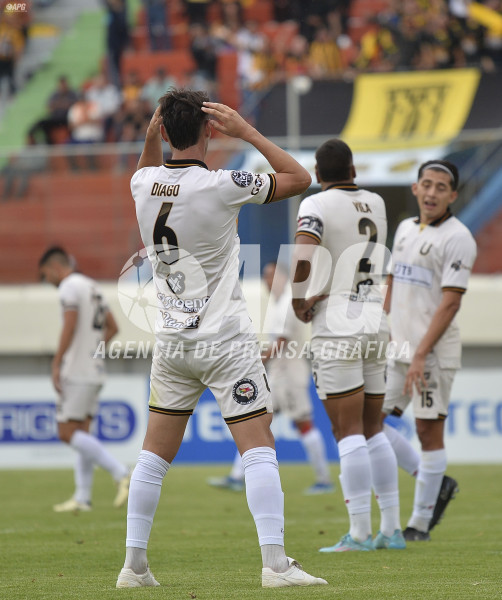 TORNEO CLAUSURA, FC UNIVERSITARIO VS THE STRONGEST