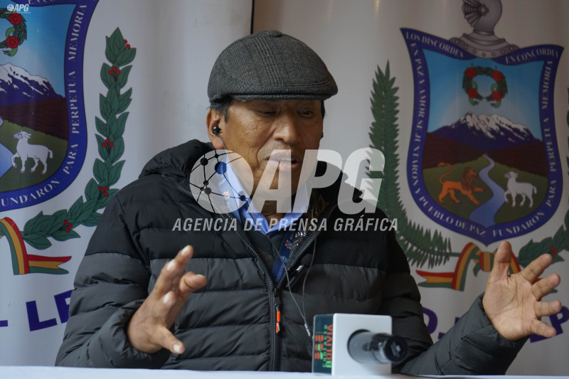 DIRECTOR DE DEPARTAMENTAL DE EDUCACIÓN LA PAZ, BASILIO PÉREZ GÓMEZ