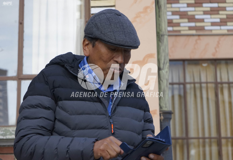 DIRECTOR DE DEPARTAMENTAL DE EDUCACIÓN LA PAZ, BASILIO PÉREZ GÓMEZ