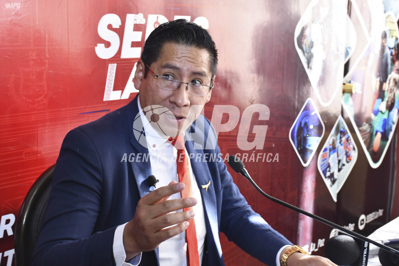 JEFE DE LA UNIDAD DE EPIDEMIOLOGÍA E INVESTIGACIÓN DEL SEDES LA PAZ, JAVIER MAMANI ACARAPI