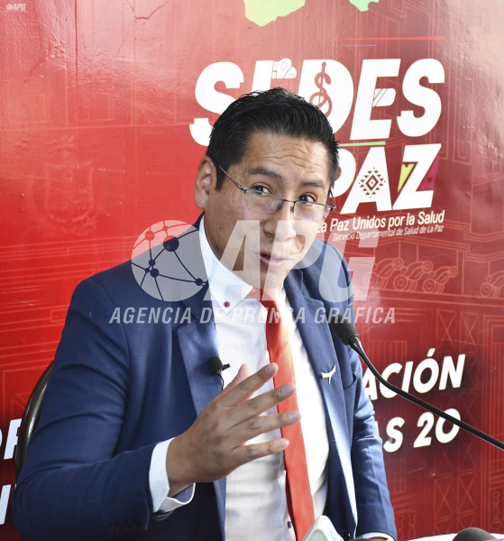 JEFE DE LA UNIDAD DE EPIDEMIOLOGÍA E INVESTIGACIÓN DEL SEDES LA PAZ, JAVIER MAMANI ACARAPI