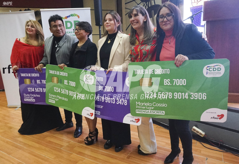 PREMIACIÓN DEL CERTAMEN INICIATIVAS PERIODÍSTICAS POR LOS DERECHOS SEXUALES Y REPRODUCTIVOS