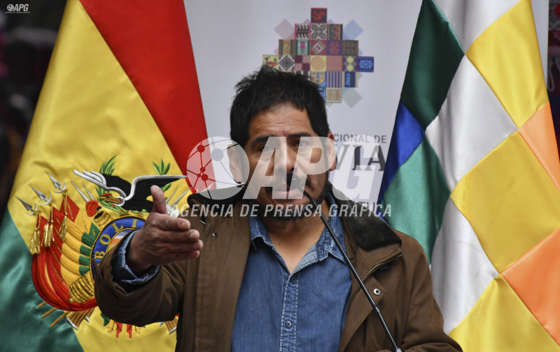 VICEMINISTRO DE CULTURAS, JUAN CARLOS CORDERO ANUNCIA DESCUBRIMIENTO ARQUEOLÓGICO EN CARACOLLO